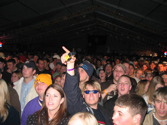 crowd2.jpg